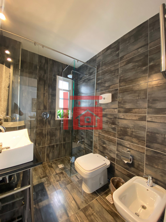 Apartamento ID.130 - Vende apartamento con vista al mar de 3 dormitorios, Punta del Este