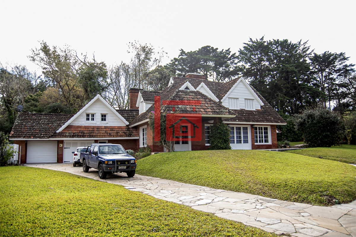Casa ID.670 - Hermosísima casa en Golf, Punta del Este
