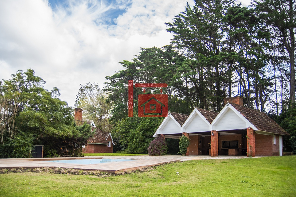 Casa ID.670 - Hermosísima casa en Golf, Punta del Este