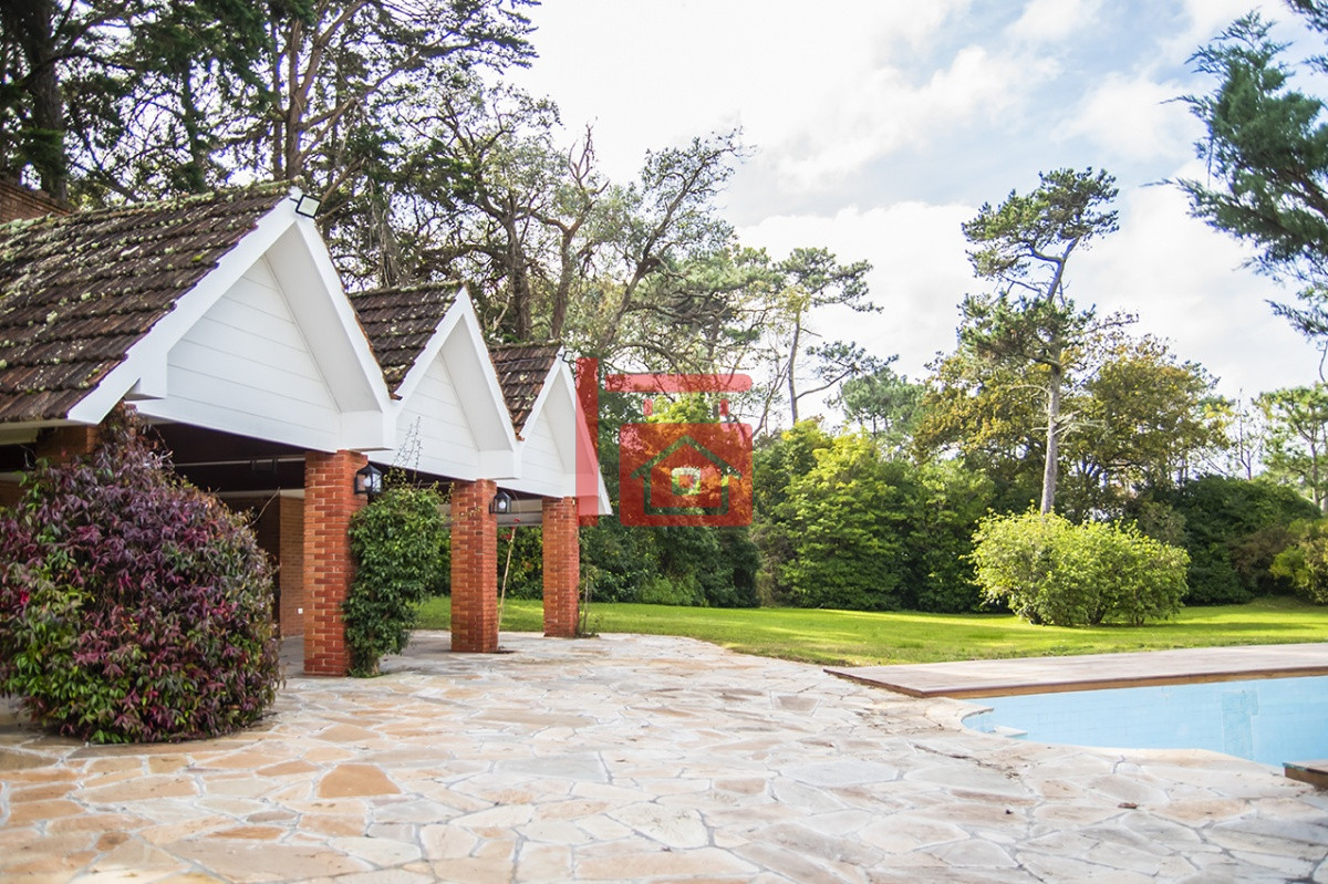 Casa ID.670 - Hermosísima casa en Golf, Punta del Este