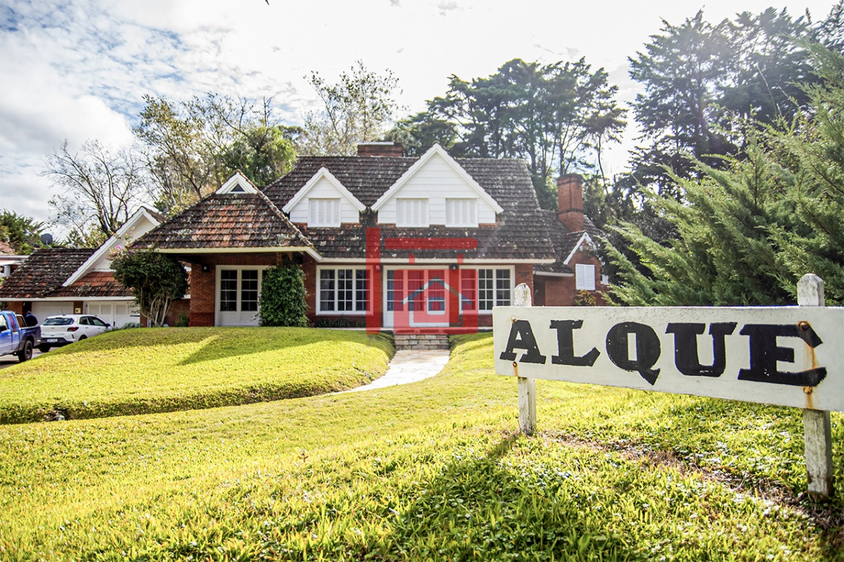 Casa ID.670 - Hermosísima casa en Golf, Punta del Este