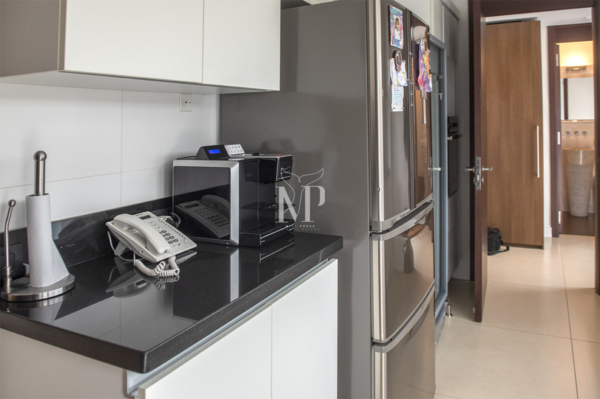 Apartamento ID.65 - Apartamento Único Frente al Mar en Zona Puerto con Piscina Privada.