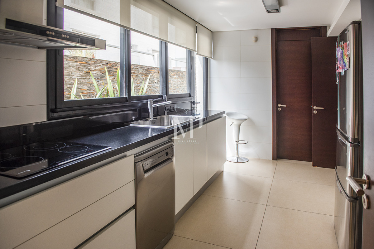 Apartamento ID.65 - Apartamento Único Frente al Mar en Zona Puerto con Piscina Privada.