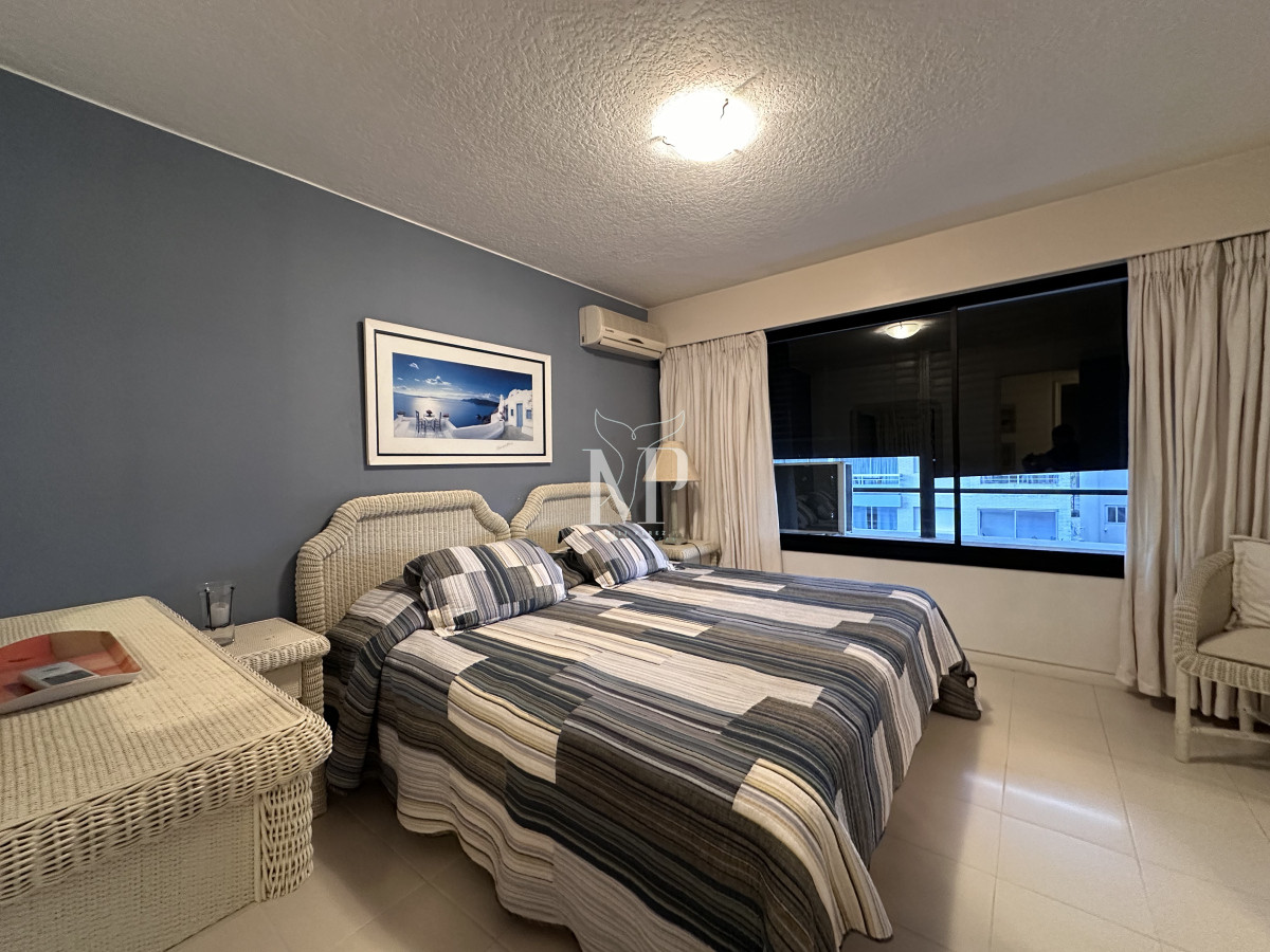 Apartamento ID.66 - Departamento en Portofino con 2 garajes y hermosa vista al Puerto, Punta del Este