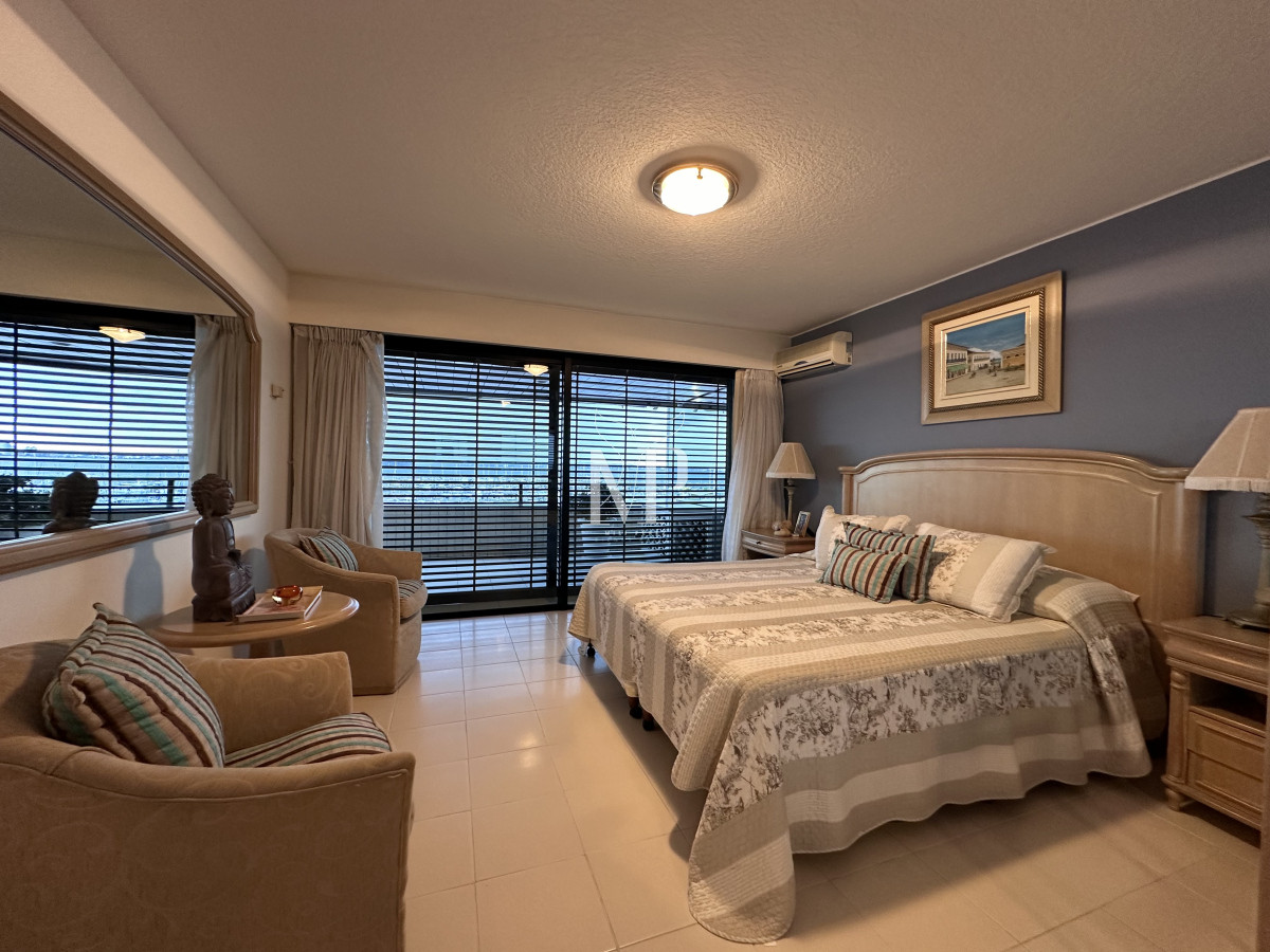 Apartamento ID.66 - Departamento en Portofino con 2 garajes y hermosa vista al Puerto, Punta del Este