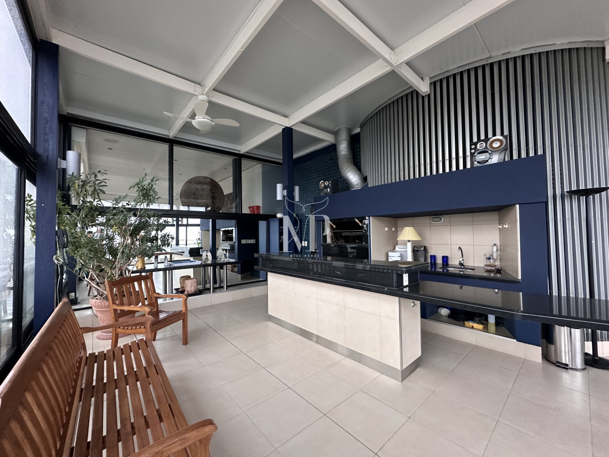 Apartamento ID.66 - Departamento en Portofino con 2 garajes y hermosa vista al Puerto, Punta del Este