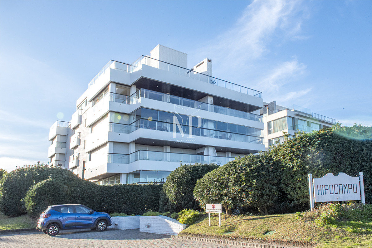 Apartamento ID.74 - Tu Refugio Frente al Mar en Brava - Punta del Este, Departamento de 4 dormitorios en venta