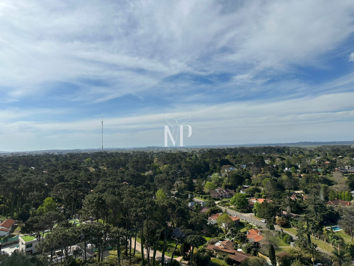 Apartamento ID.157 - Monoambiente en venta en Torre Bellagio, piso alto . Torre nueva con amenities. Punta del Este