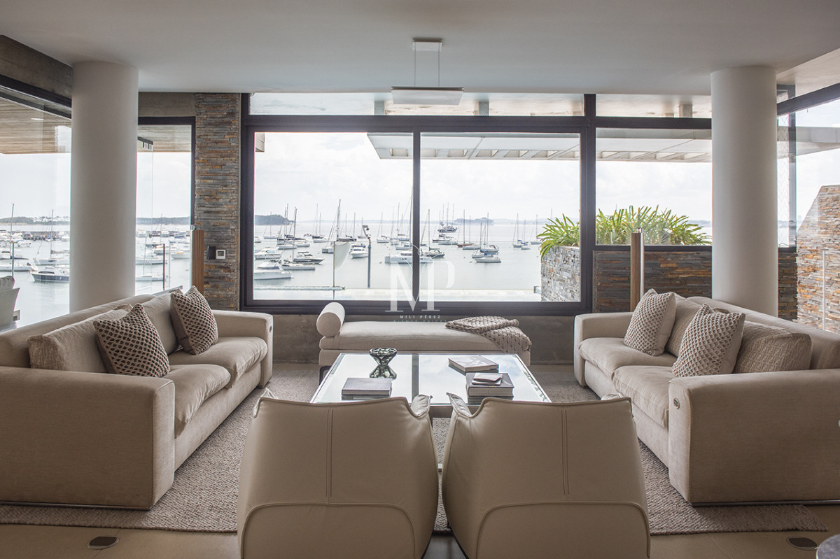 Apartamento ID.65 - Apartamento Único Frente al Mar en Zona Puerto con Piscina Privada.