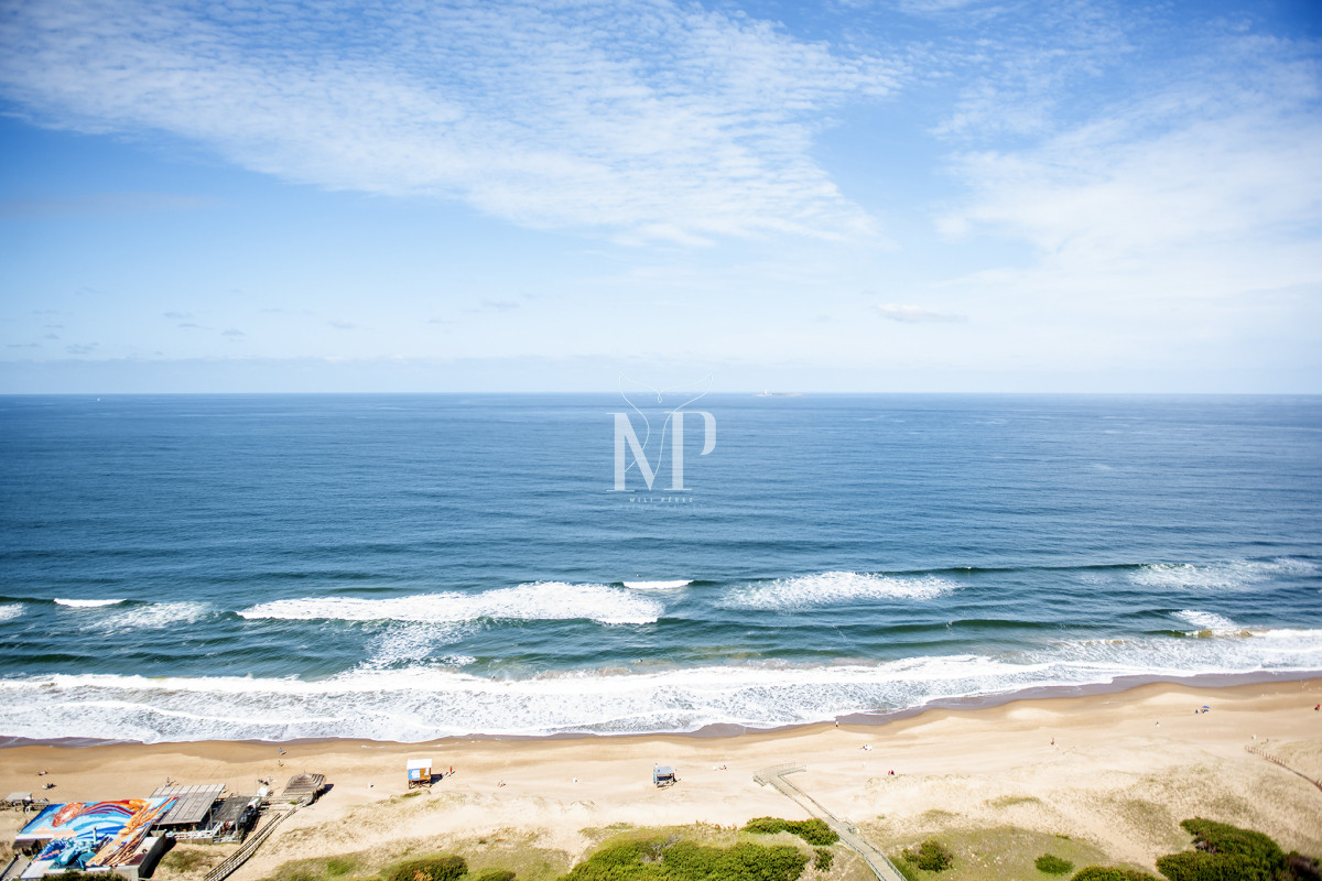 Apartamento ID.45 - Departamento frente al mar en venta, Piso alto. 3 dormitorios. Torre Le Parc,  Punta del Este