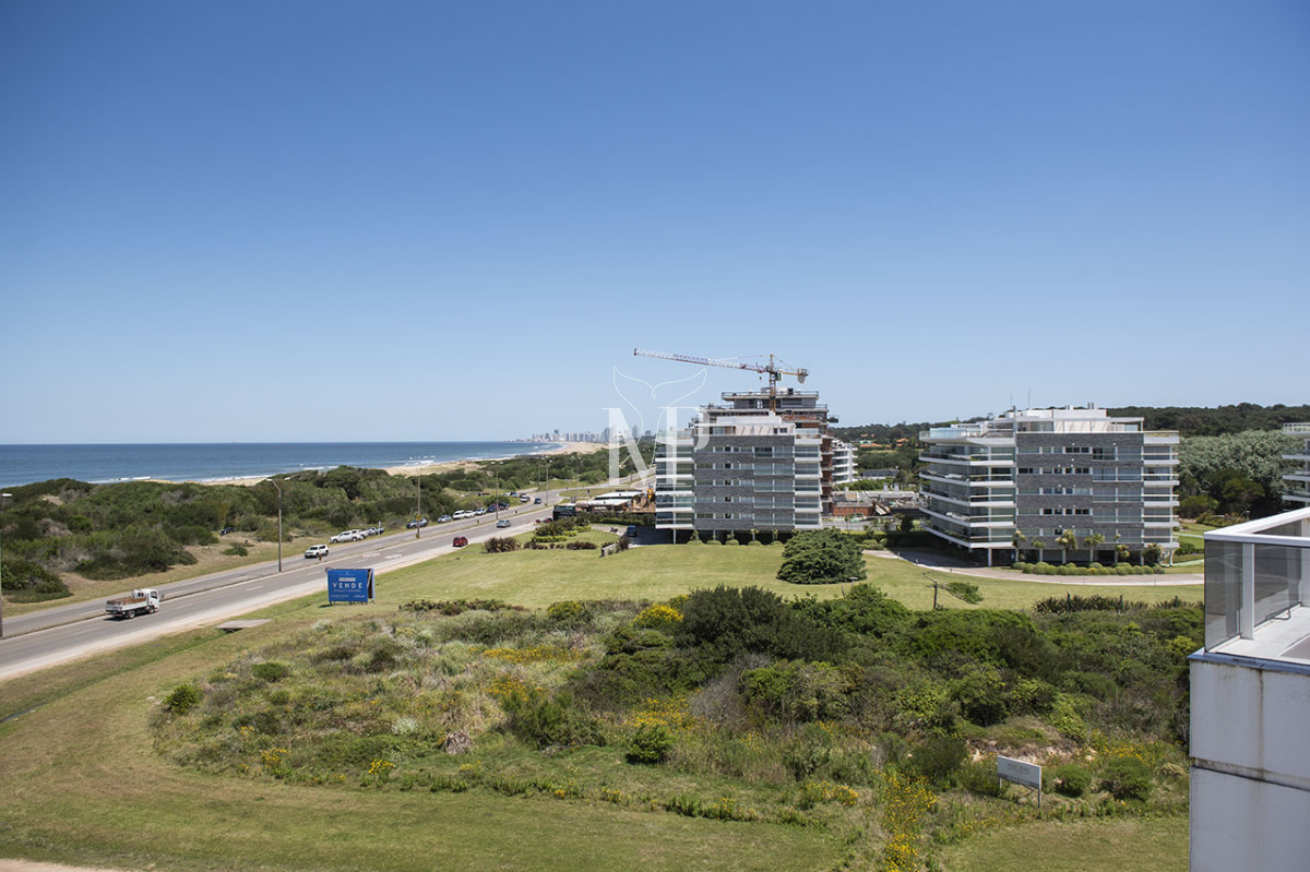 Apartamento ID.72 - Penthouse Duplex en Venta de 4 dormitorios en Playa Brava , Punta del este 