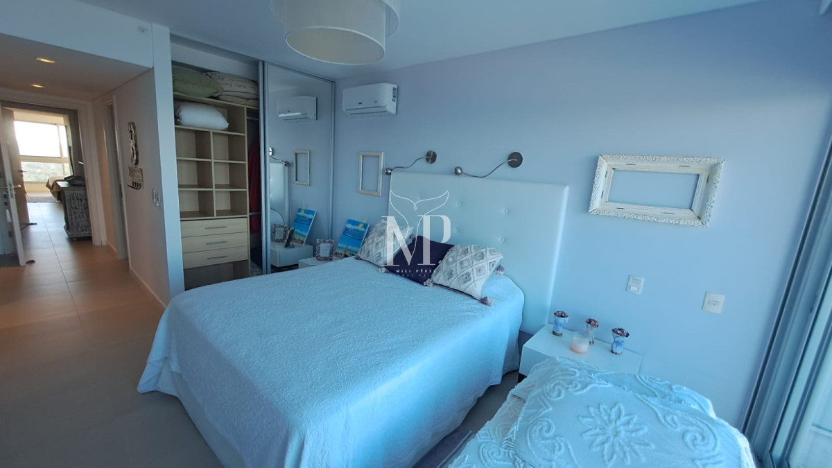 Apartamento ID.54 - Lujoso Apartamento en venta de 3 dormitorios en Suite en Punta del Este. Primera Linea Brava. Torre Le Parc