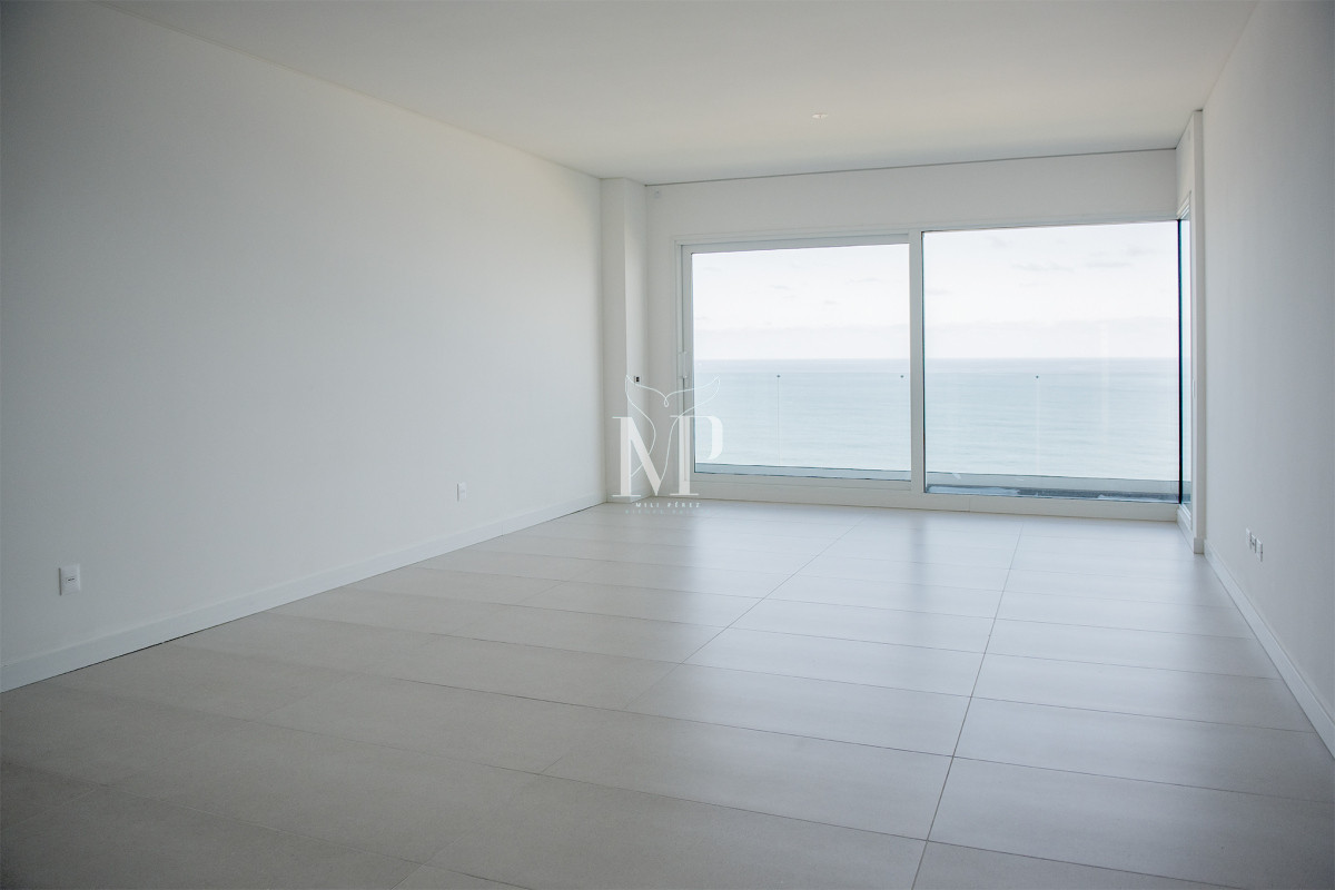 Apartamento ID.45 - Departamento frente al mar en venta, Piso alto. 3 dormitorios. Torre Le Parc,  Punta del Este