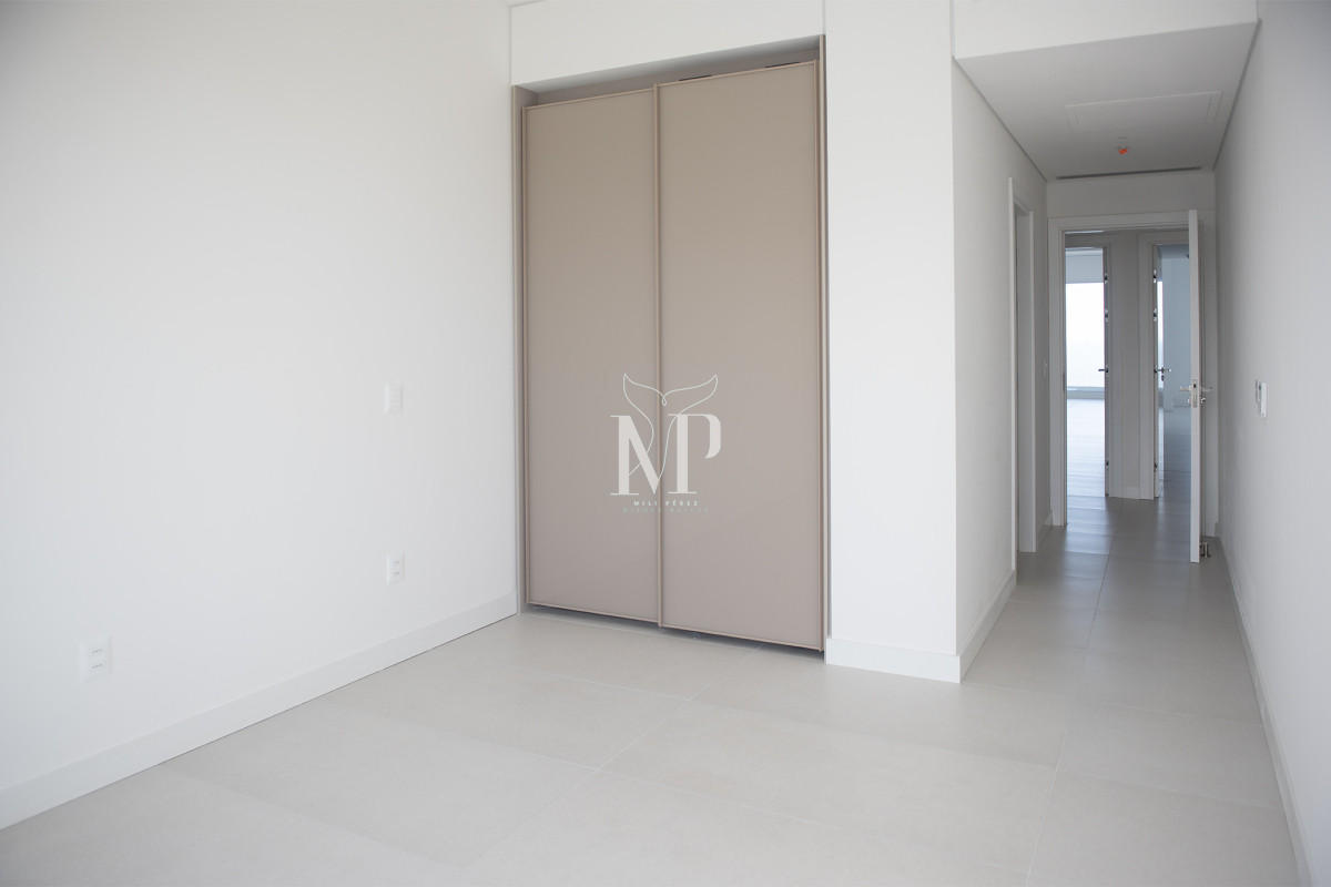 Apartamento ID.45 - Departamento frente al mar en venta, Piso alto. 3 dormitorios. Torre Le Parc,  Punta del Este