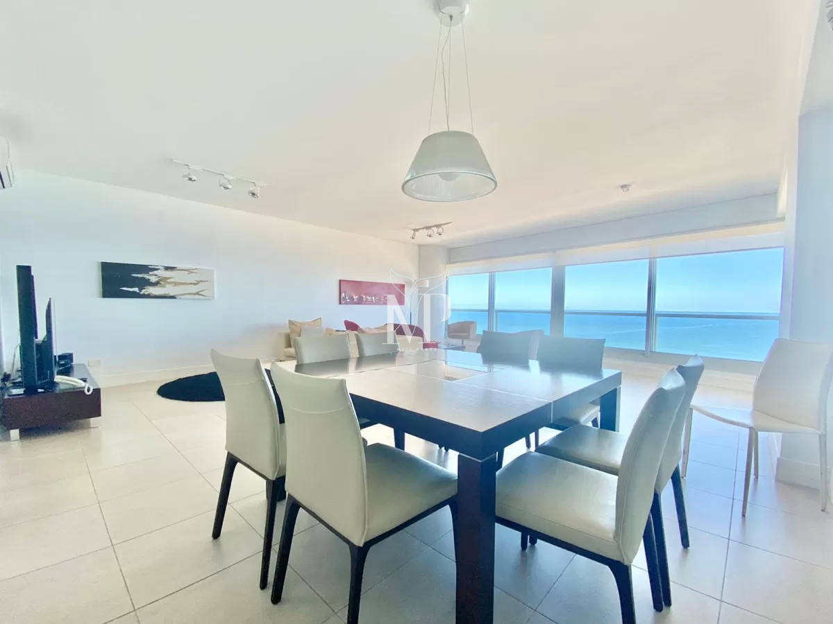 Apartamento ID.61 - Vende apartamento en Torre Le Parc, Punta del Este. 3 dormitorios