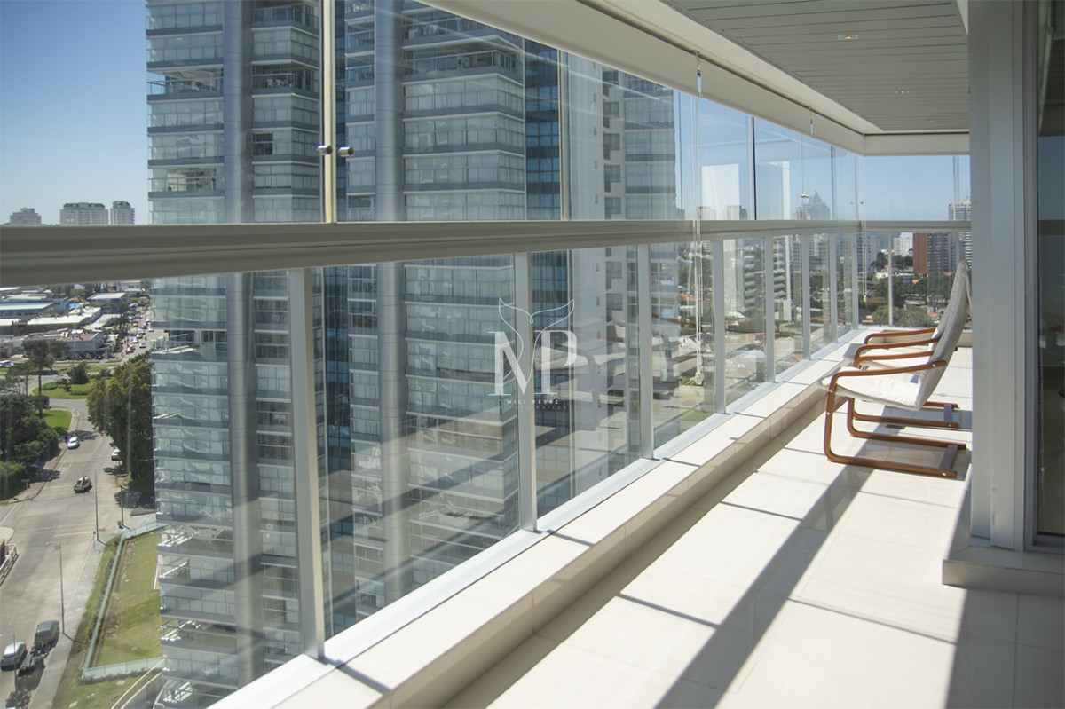 Apartamento ID.42 - MIAMI BOULEVARD, PUNTA DEL ESTE, PLAYA MANSA, DOS DORMITORIOS , PRIMERAS PARADAS 