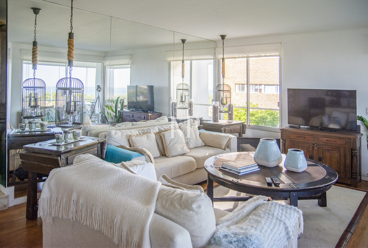 Apartamento ID.75 - Departamento en edificio Esturión, frente al mar, 3 dormitorios en venta