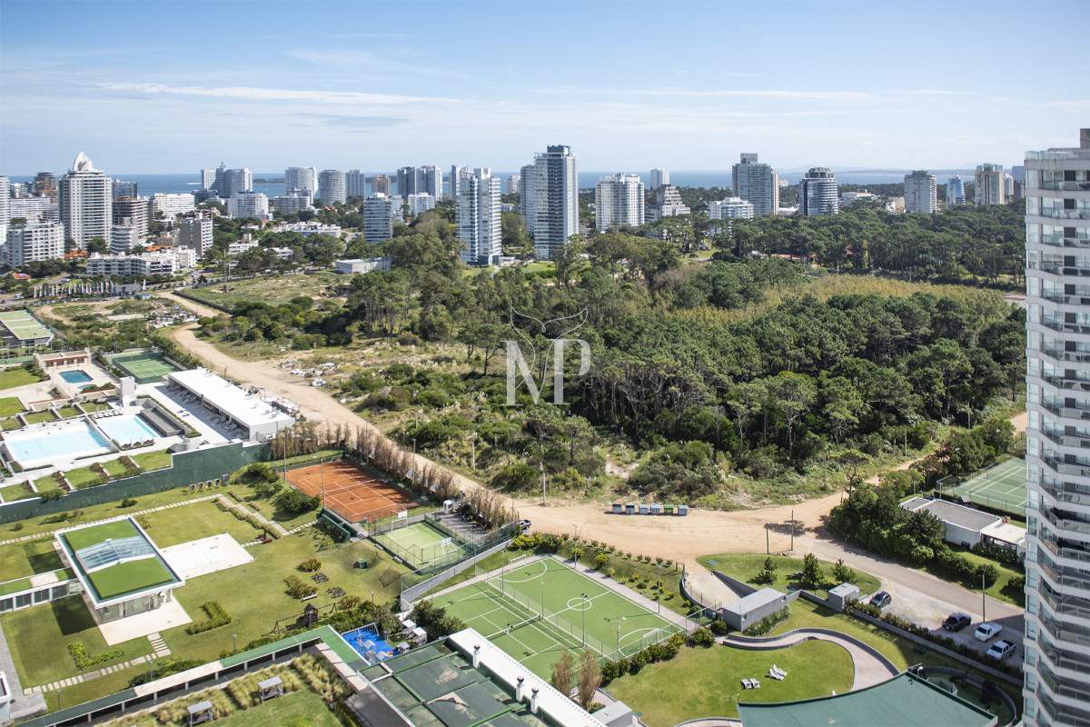 Apartamento ID.45 - Departamento frente al mar en venta, Piso alto. 3 dormitorios. Torre Le Parc,  Punta del Este