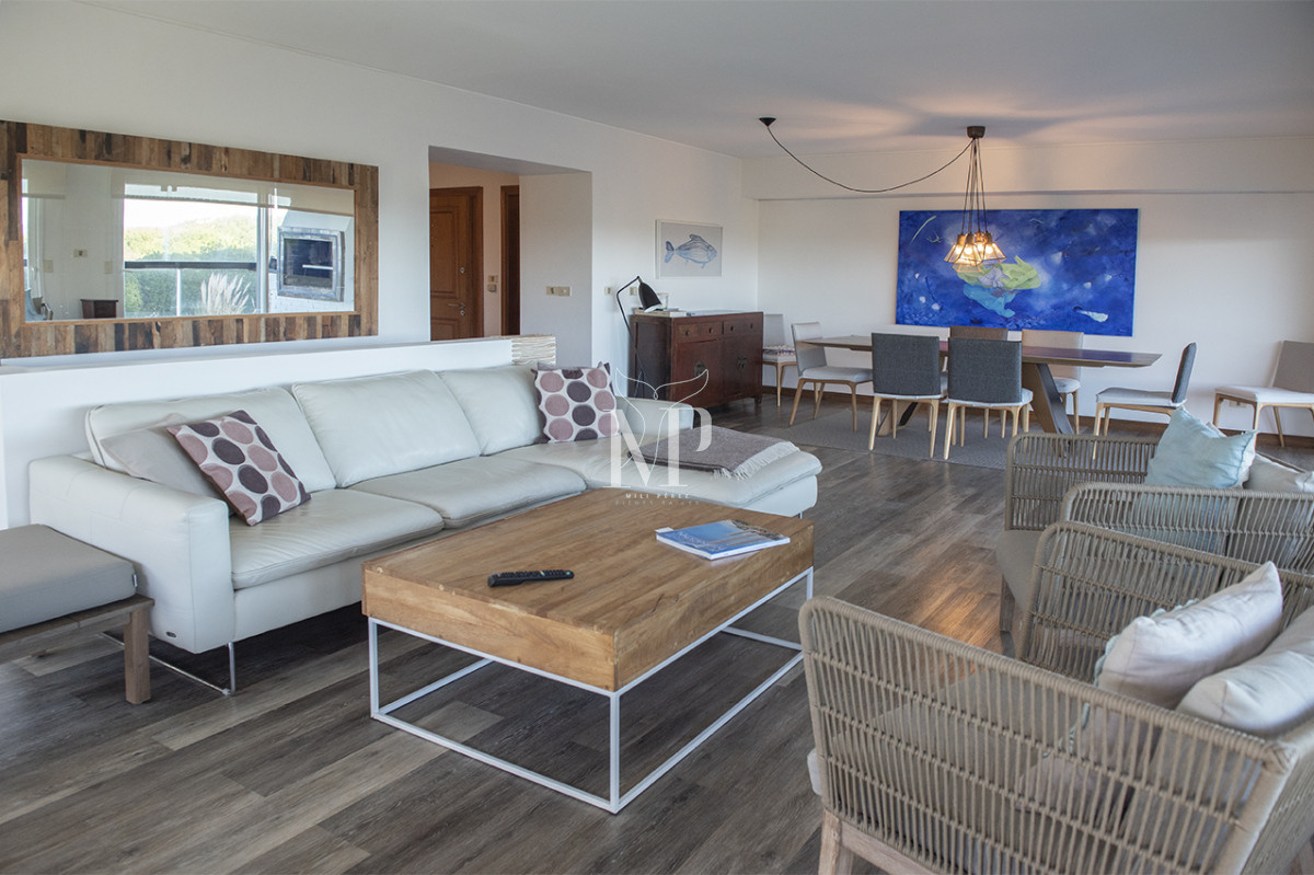 Apartamento ID.74 - Tu Refugio Frente al Mar en Brava - Punta del Este, Departamento de 4 dormitorios en venta