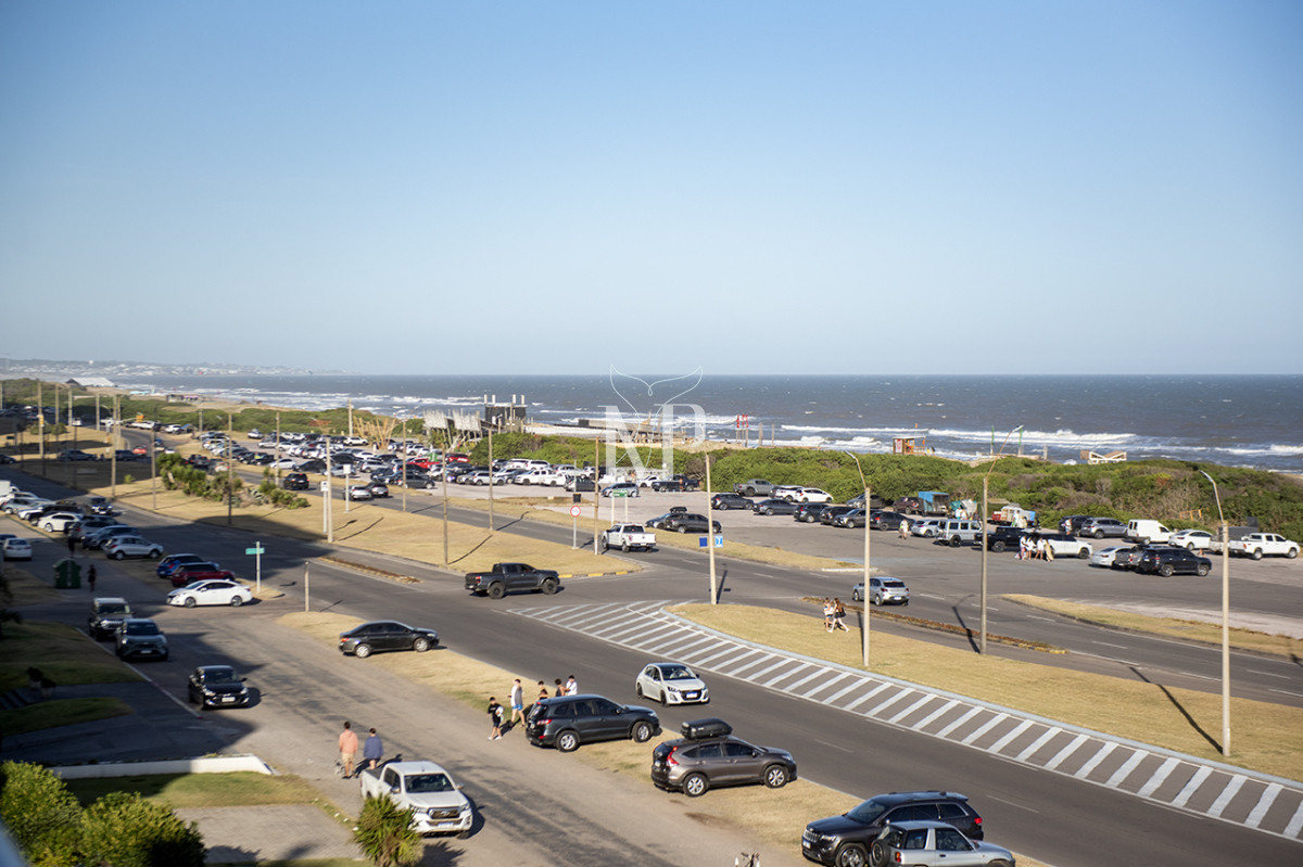 Apartamento ID.124 - Apartamento Penthouse, frente al mar, playa brava, 3 dormitorios con hermosa vista