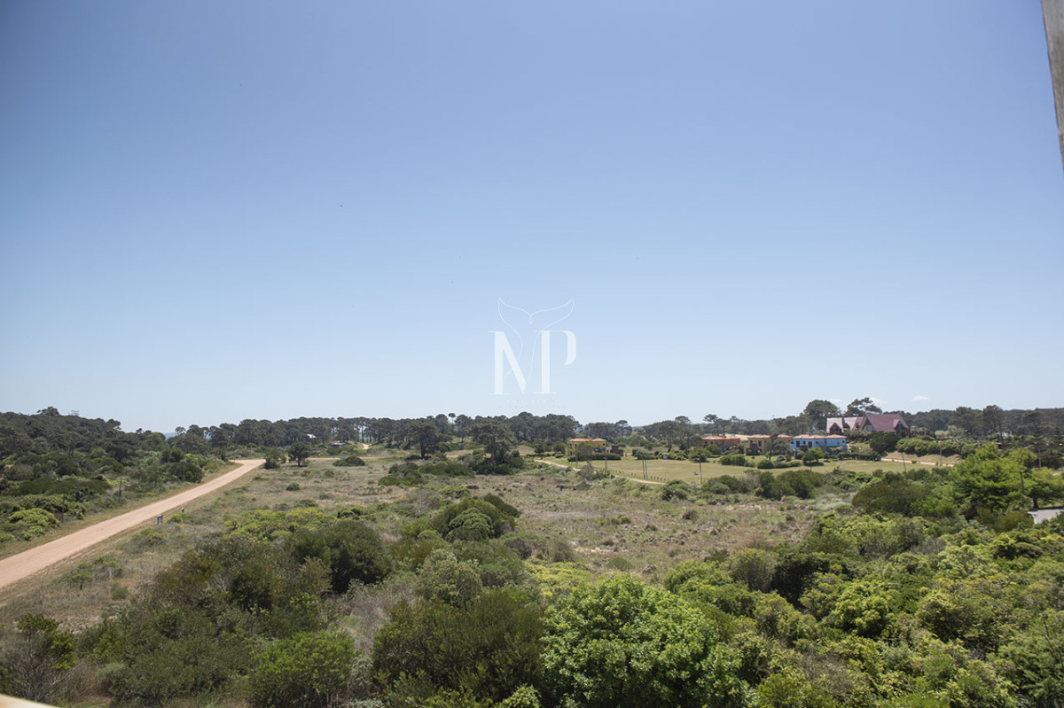 Apartamento ID.72 - Penthouse Duplex en Venta de 4 dormitorios en Playa Brava , Punta del este 