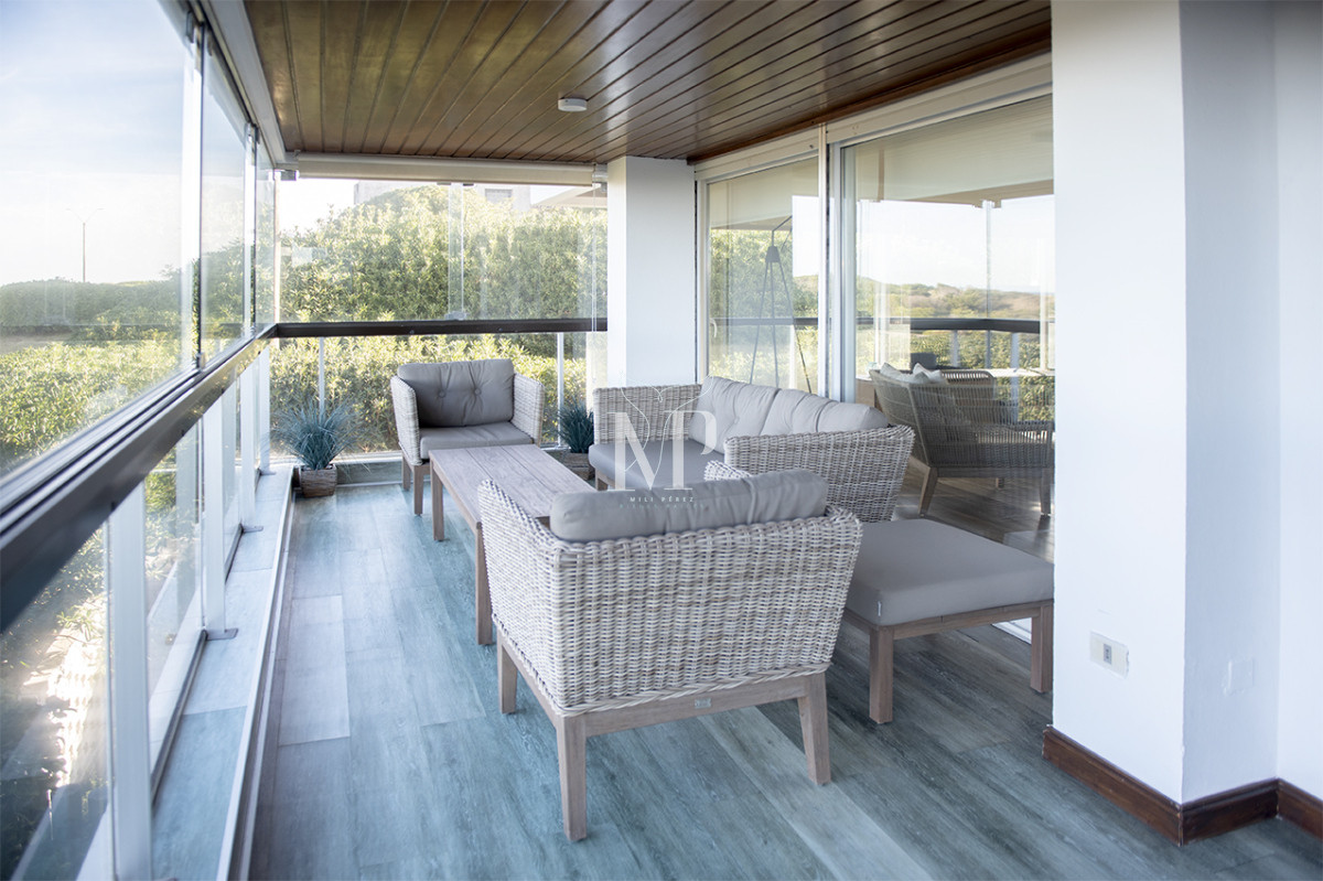 Apartamento ID.74 - Tu Refugio Frente al Mar en Brava - Punta del Este, Departamento de 4 dormitorios en venta