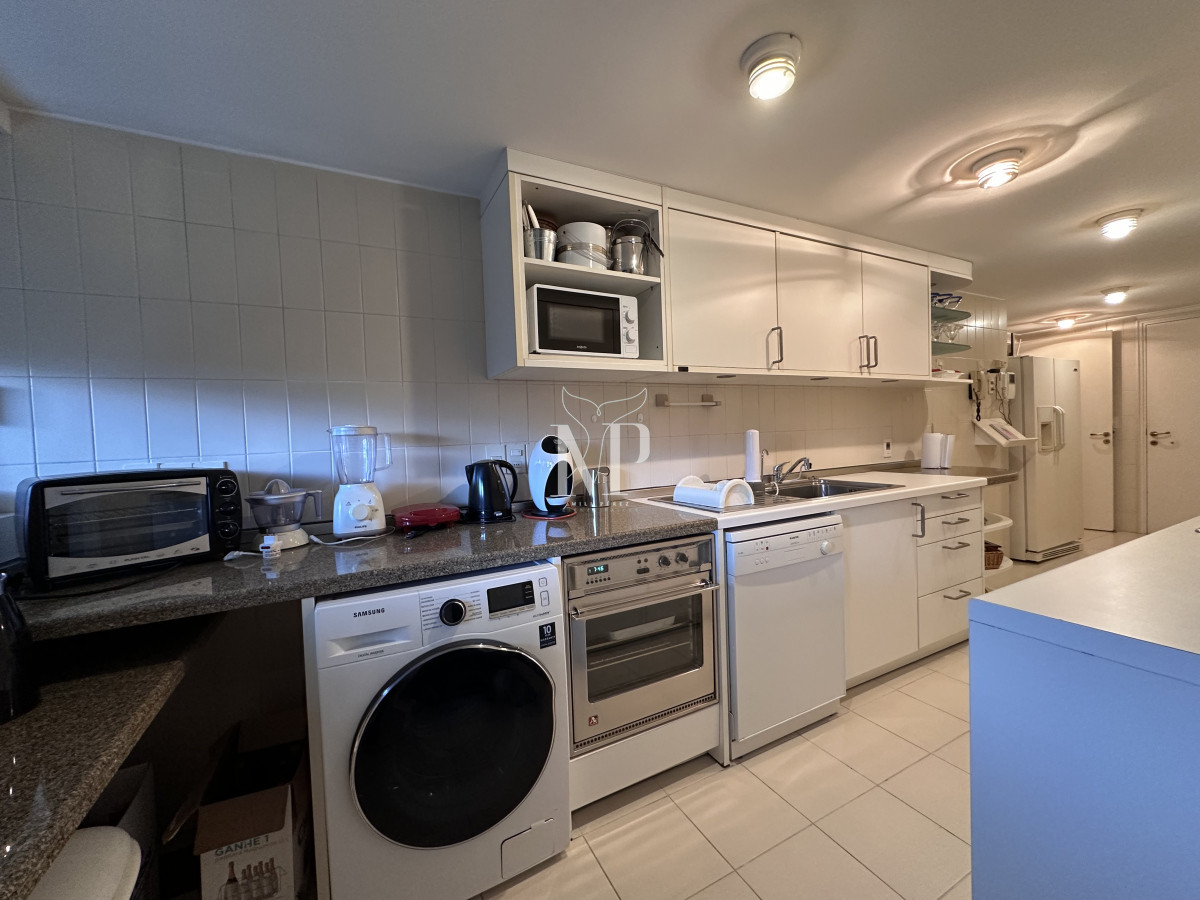 Apartamento ID.66 - Departamento en Portofino con 2 garajes y hermosa vista al Puerto, Punta del Este