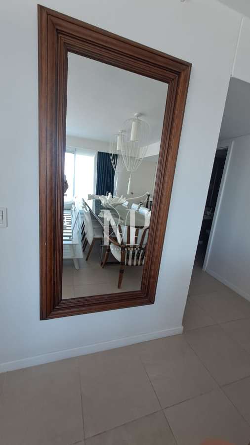 Apartamento ID.54 - Lujoso Apartamento en venta de 3 dormitorios en Suite en Punta del Este. Primera Linea Brava. Torre Le Parc