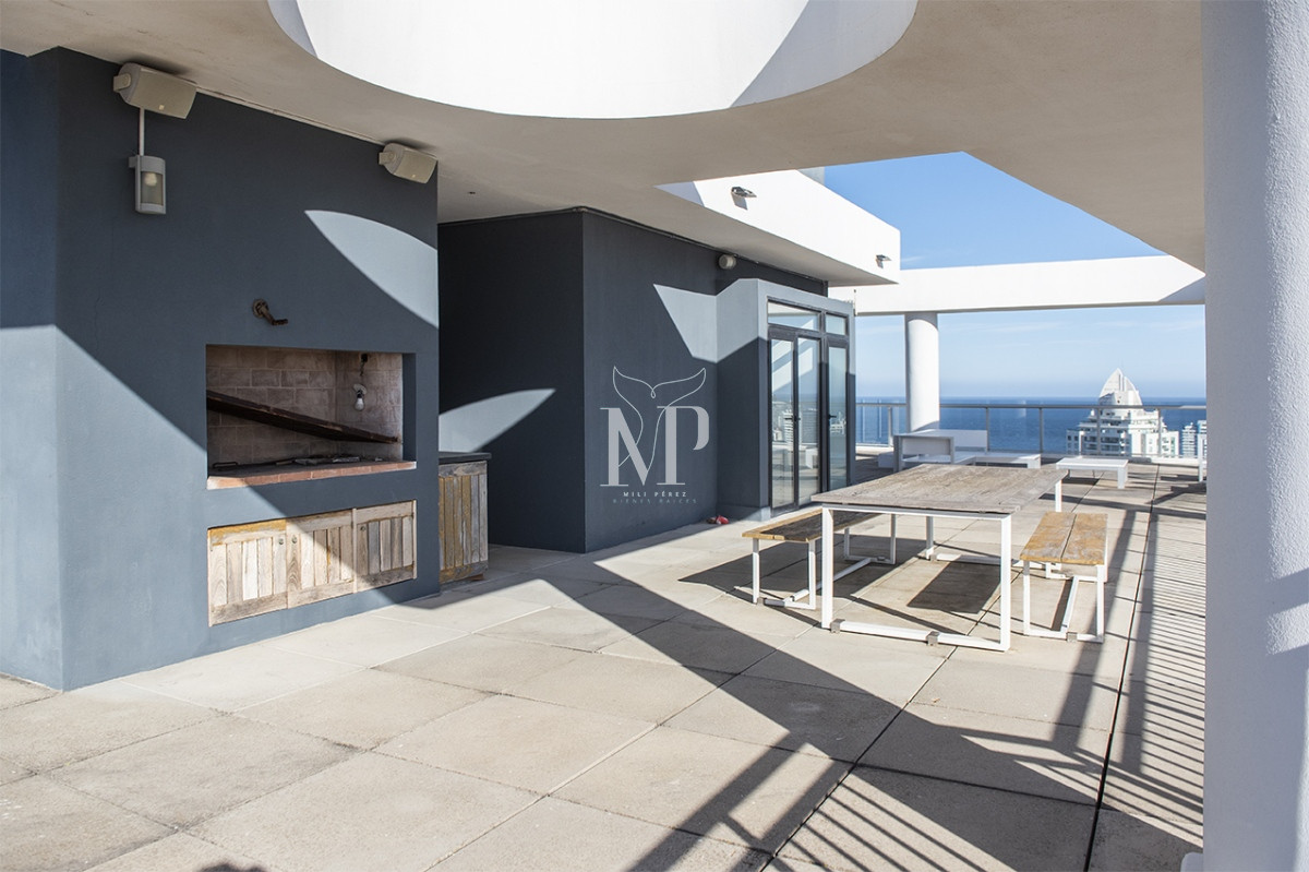 Apartamento ID.52 - Vende departamento de 3 suites en Punta del Este.