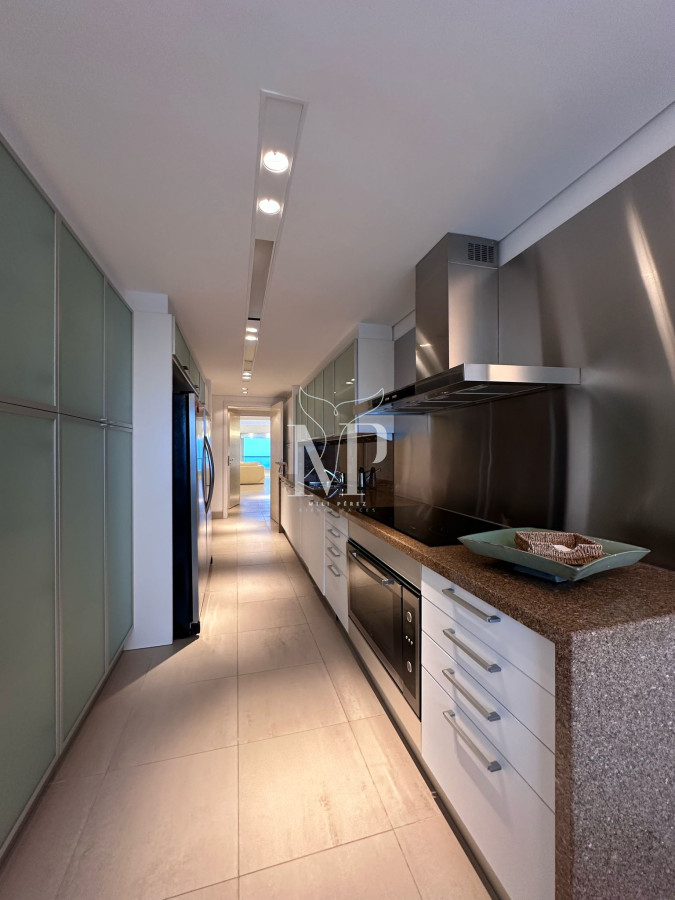 Apartamento ID.59 - Vende apartamento en Torre Le Parc de 4 dormitorios,Punta del Este