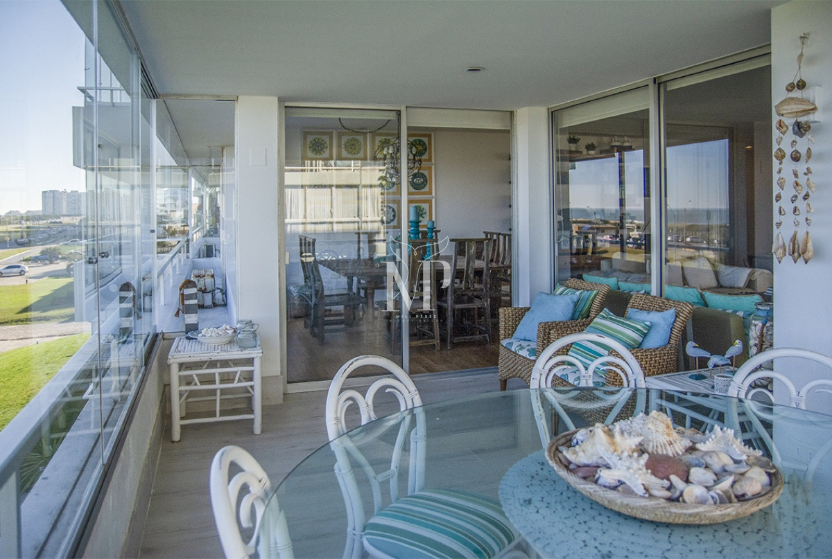 Apartamento ID.75 - Departamento en edificio Esturión, frente al mar, 3 dormitorios en venta