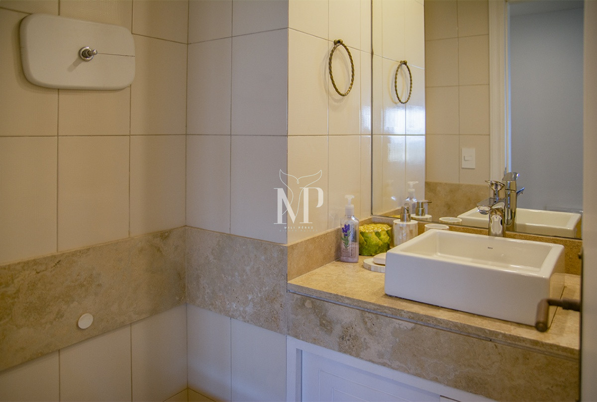 Apartamento ID.75 - Departamento en edificio Esturión, frente al mar, 3 dormitorios en venta