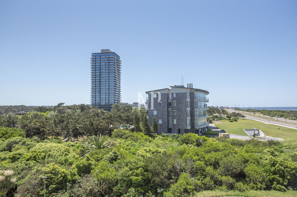 Apartamento ID.72 - Penthouse Duplex en Venta de 4 dormitorios en Playa Brava , Punta del este 