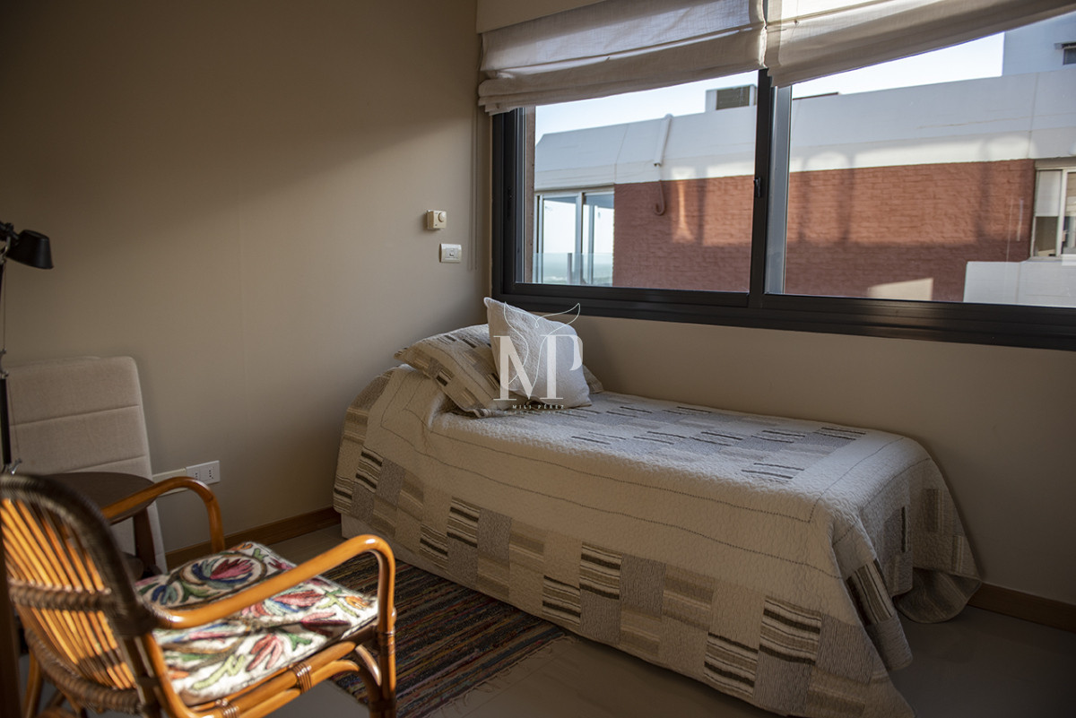 Apartamento ID.124 - Apartamento Penthouse, frente al mar, playa brava, 3 dormitorios con hermosa vista