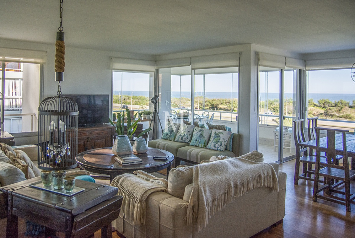 Apartamento ID.75 - Departamento en edificio Esturión, frente al mar, 3 dormitorios en venta