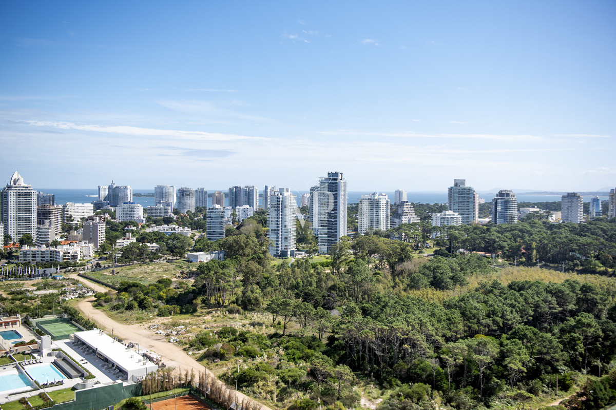 Apartamento ID.45 - Departamento frente al mar en venta, Piso alto. 3 dormitorios. Torre Le Parc,  Punta del Este