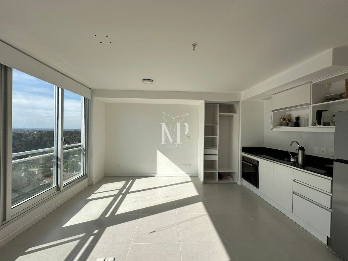 Apartamento ID.157 - Monoambiente en venta en Torre Bellagio, piso alto . Torre nueva con amenities. Punta del Este