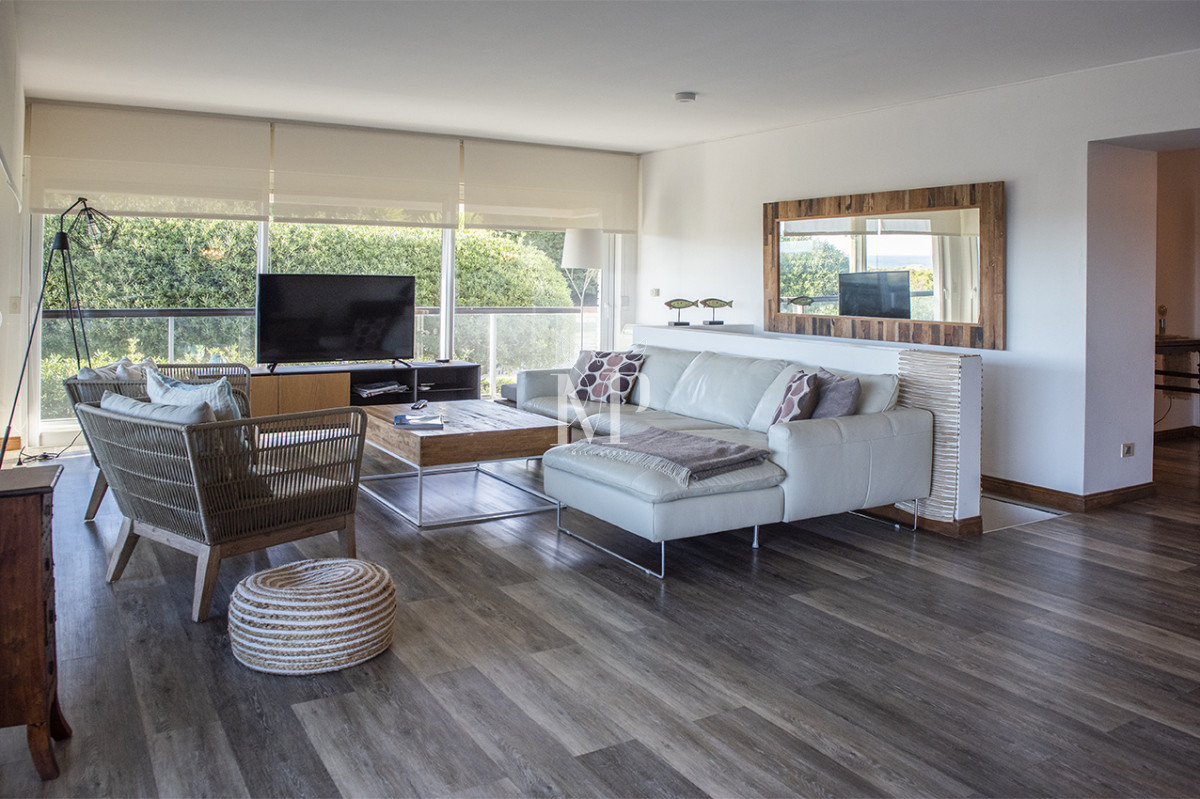 Apartamento ID.74 - Tu Refugio Frente al Mar en Brava - Punta del Este, Departamento de 4 dormitorios en venta