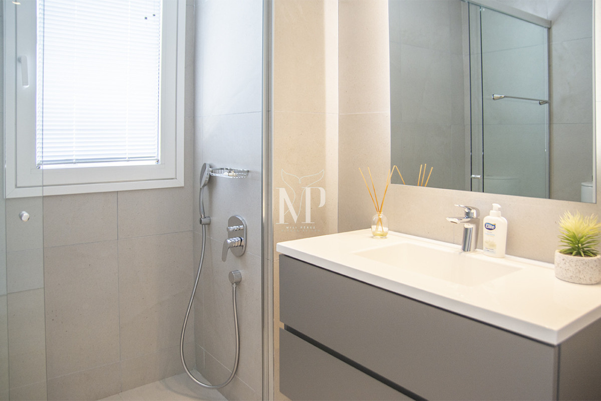 Apartamento ID.119 - A mentros del mar, en venta apartamento de 3 dormitorios en suite con hermosas vistas, Punta del Este