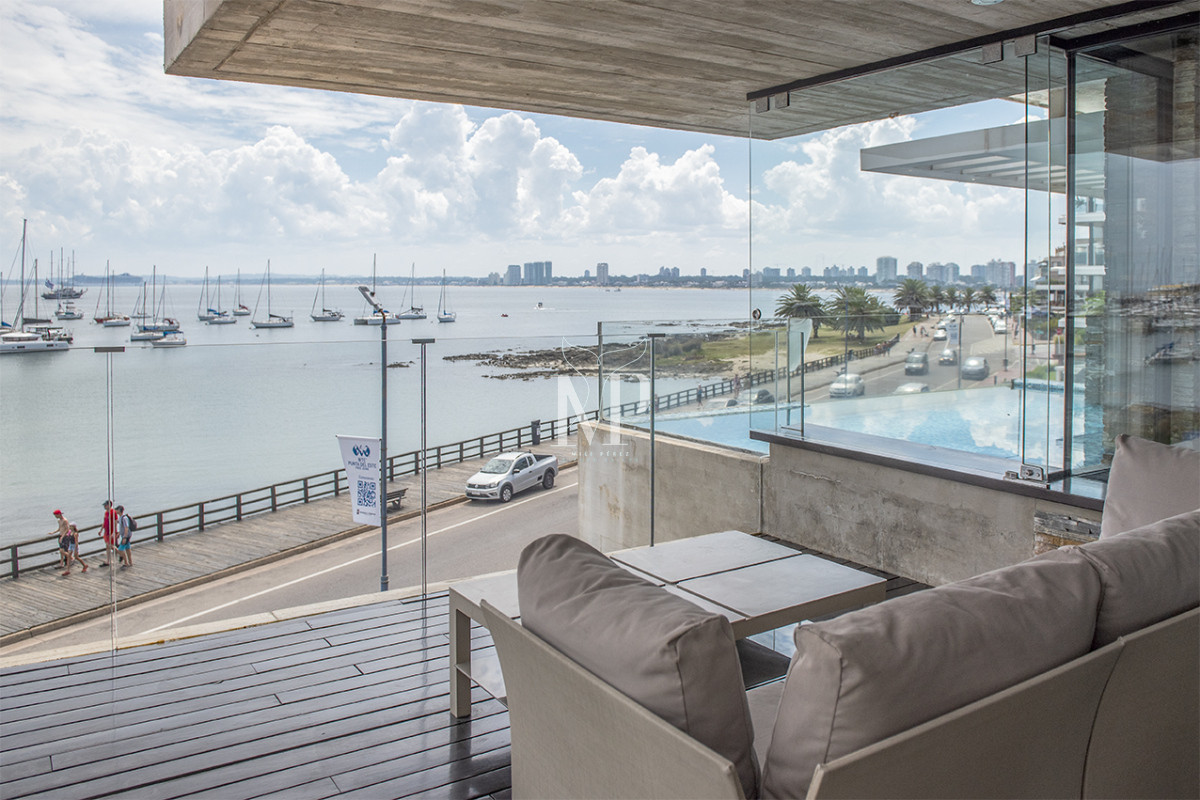 Apartamento ID.65 - Apartamento Único Frente al Mar en Zona Puerto con Piscina Privada.