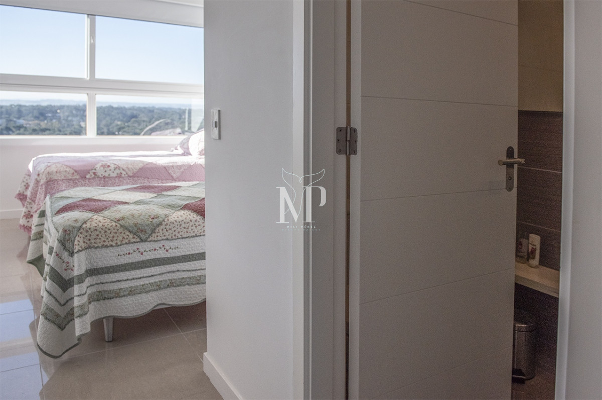 Apartamento ID.52 - Vende departamento de 3 suites en Punta del Este.