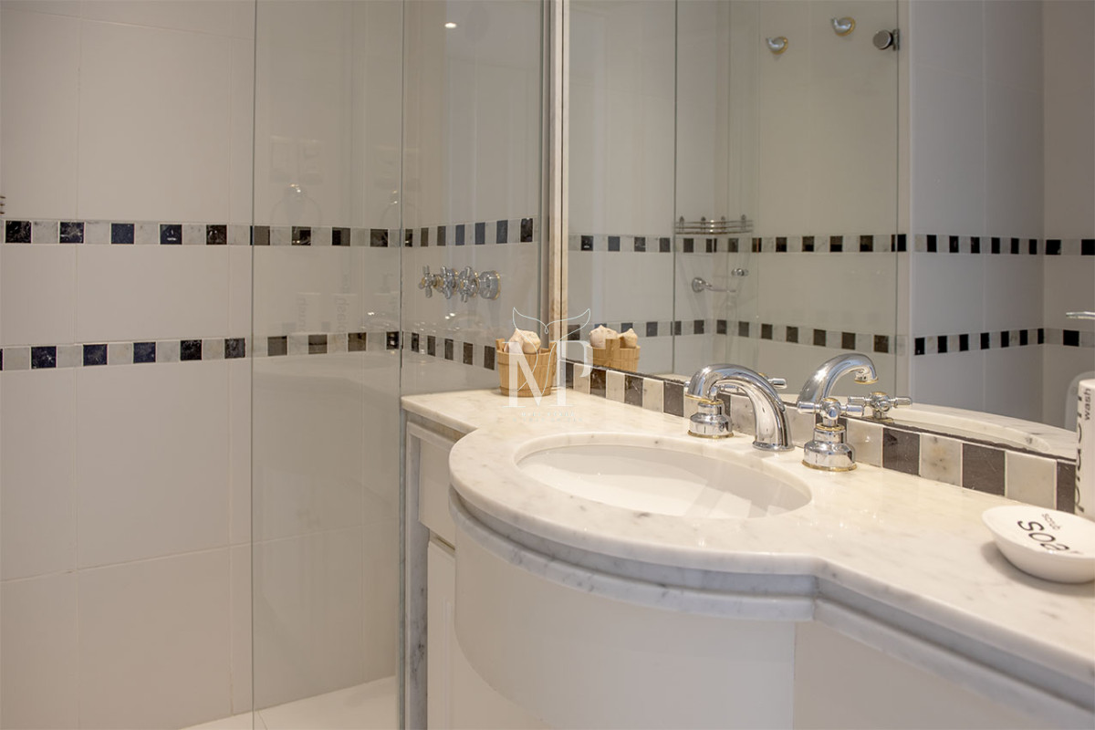 Apartamento ID.72 - Penthouse Duplex en Venta de 4 dormitorios en Playa Brava , Punta del este 