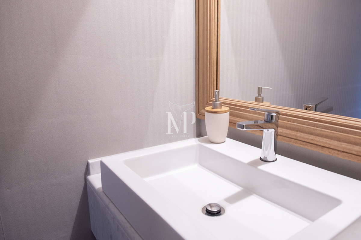 Apartamento ID.74 - Tu Refugio Frente al Mar en Brava - Punta del Este, Departamento de 4 dormitorios en venta