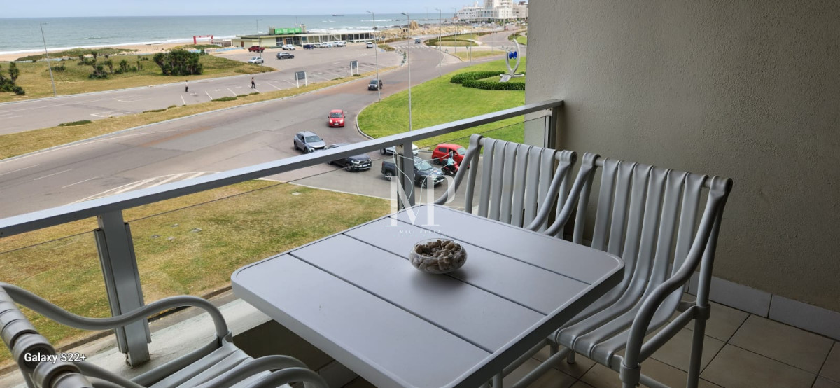 Apartamento ID.53 - Vende apartamento de 2 dormitorios en Punta del Este, Playa Brava