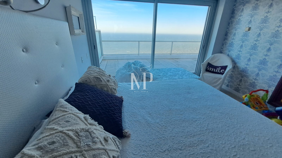 Apartamento ID.54 - Lujoso Apartamento en venta de 3 dormitorios en Suite en Punta del Este. Primera Linea Brava. Torre Le Parc