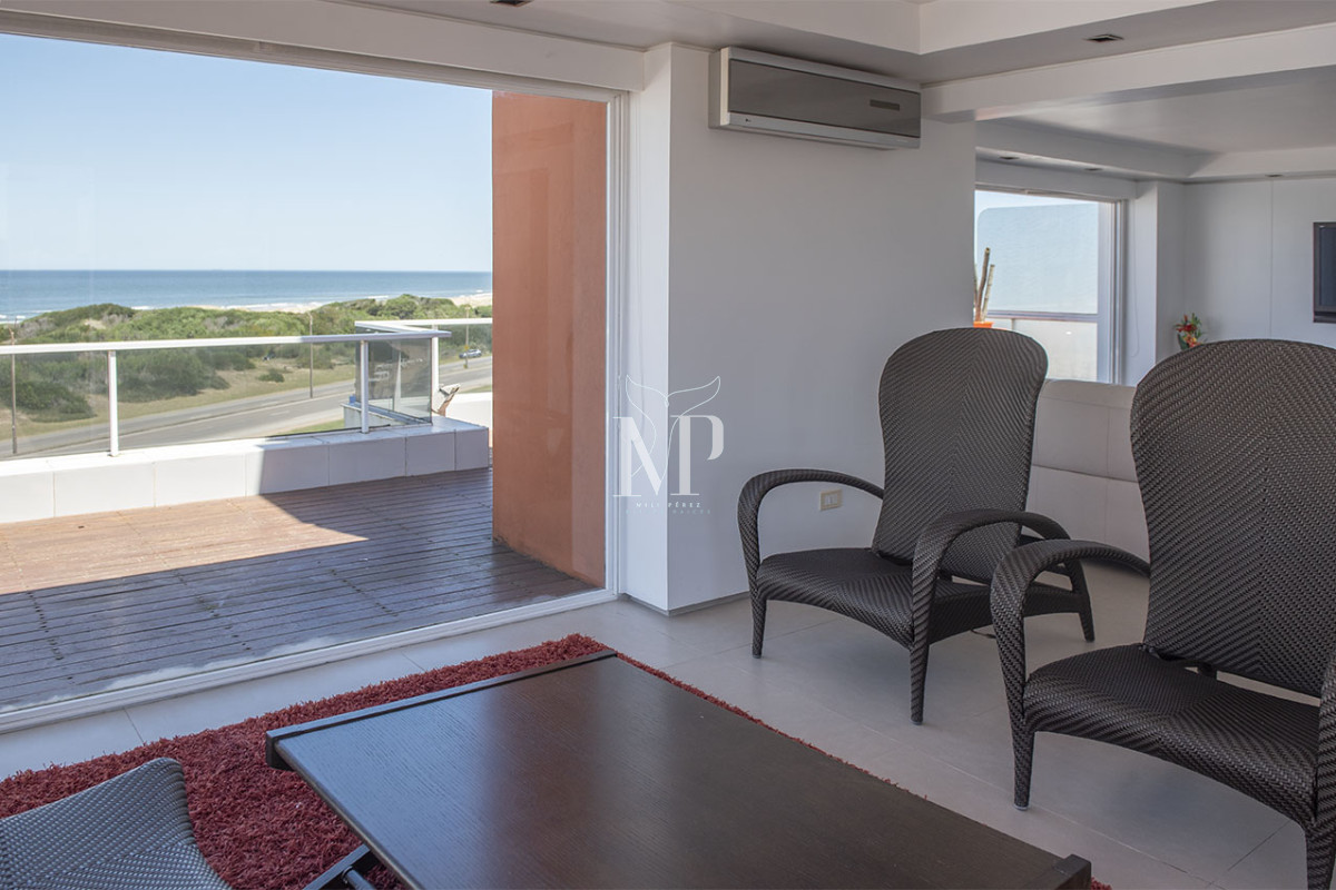 Apartamento ID.72 - Penthouse Duplex en Venta de 4 dormitorios en Playa Brava , Punta del este 