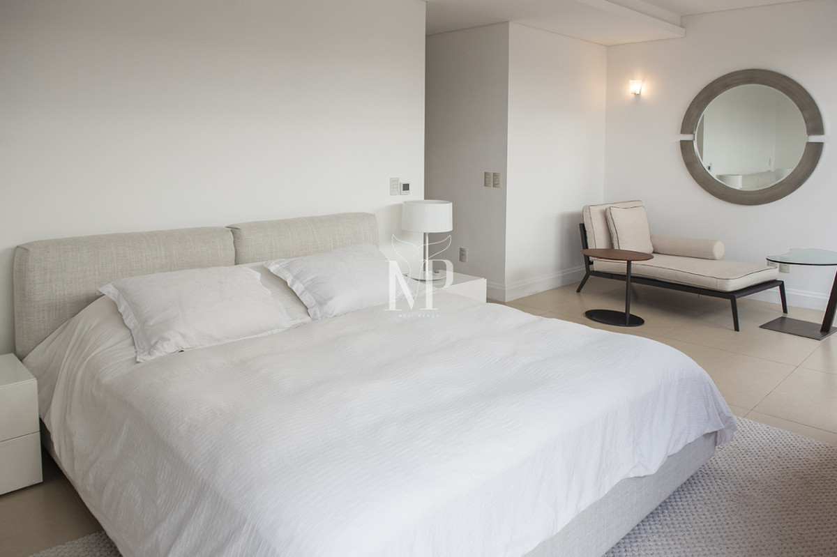 Apartamento ID.65 - Apartamento Único Frente al Mar en Zona Puerto con Piscina Privada.