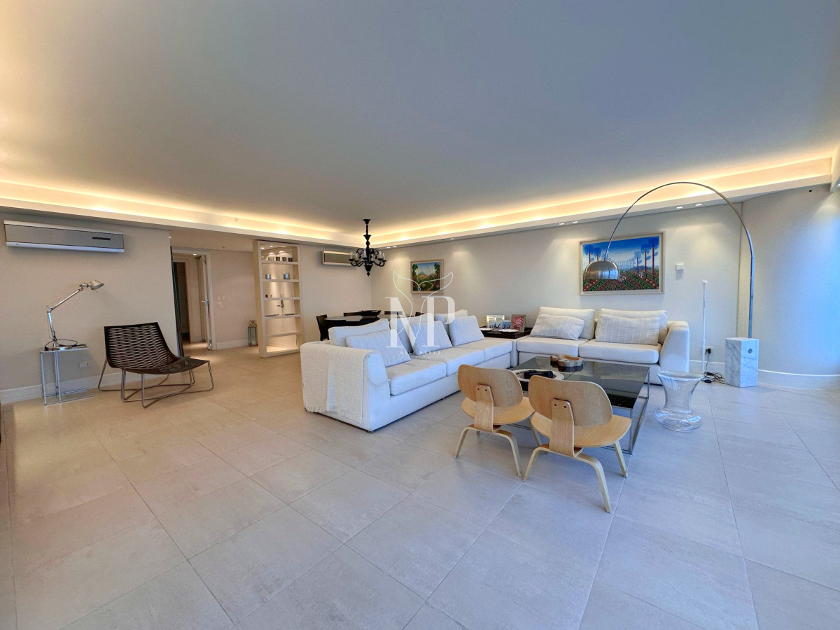 Apartamento ID.59 - Vende apartamento en Torre Le Parc de 4 dormitorios,Punta del Este