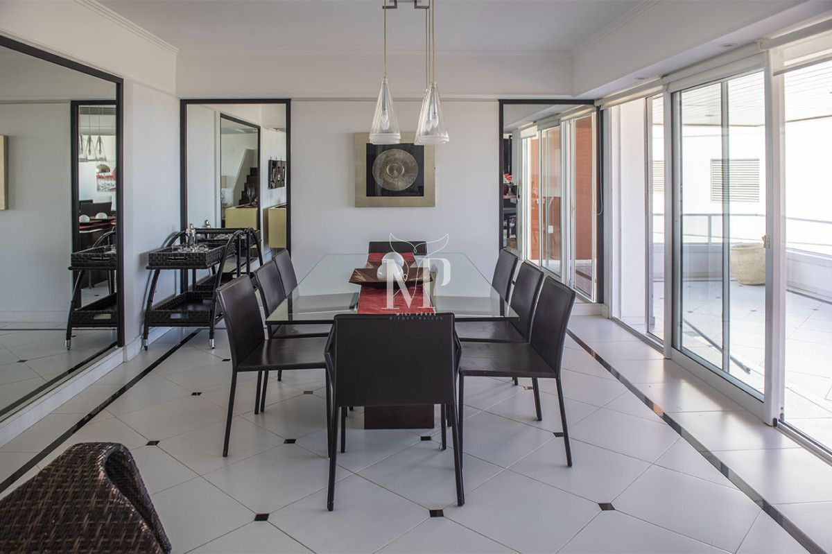 Apartamento ID.72 - Penthouse Duplex en Venta de 4 dormitorios en Playa Brava , Punta del este 