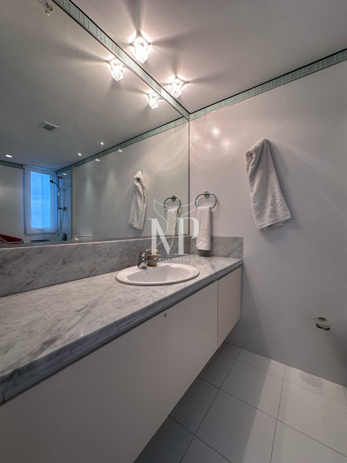 Apartamento ID.59 - Vende apartamento en Torre Le Parc de 4 dormitorios,Punta del Este